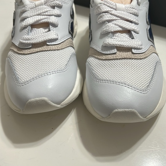 Women’s New Balance 997R White and Black Athletic  Shoes NIB - Picture 6 of 14